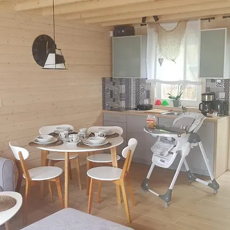 بيت للعطل Rodzinka B&m Caloroczne W Stylu Skandynawskim Z Podgrzewany Basen I Mobilnym Zadaszeniem