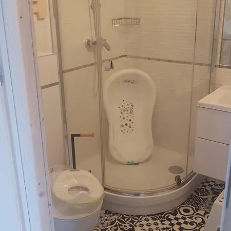 بيت للعطل Rodzinka B&m Caloroczne W Stylu Skandynawskim Z Podgrzewany Basen I Mobilnym Zadaszeniem *